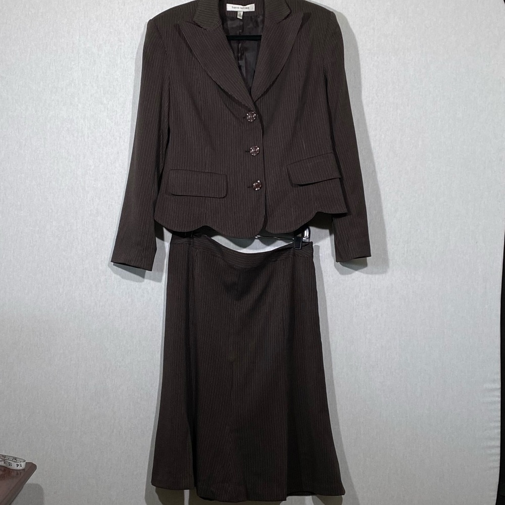 Harvey Bernard two piece suit size 10 brown strips
